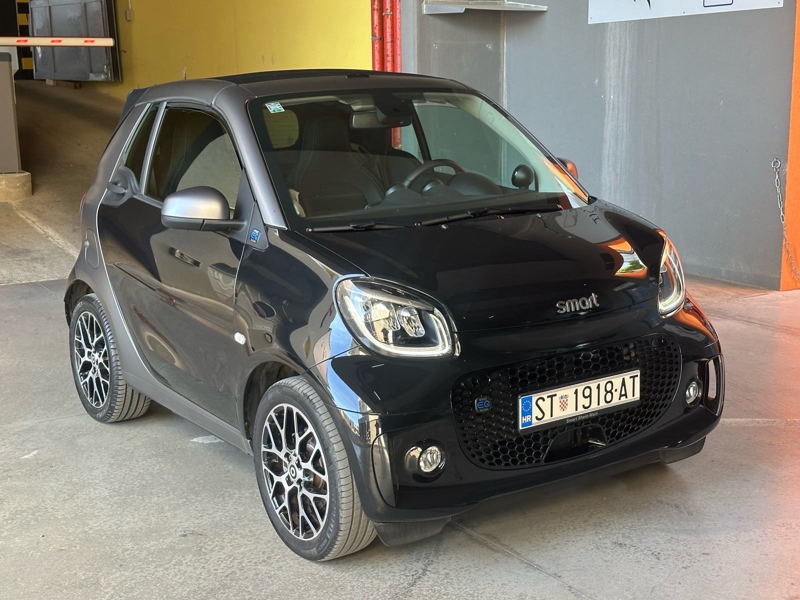 Smart EQ Cabrio SPORT, zamjena za smart benzin uz doplatu, FULL OPREMA, fotografija 3