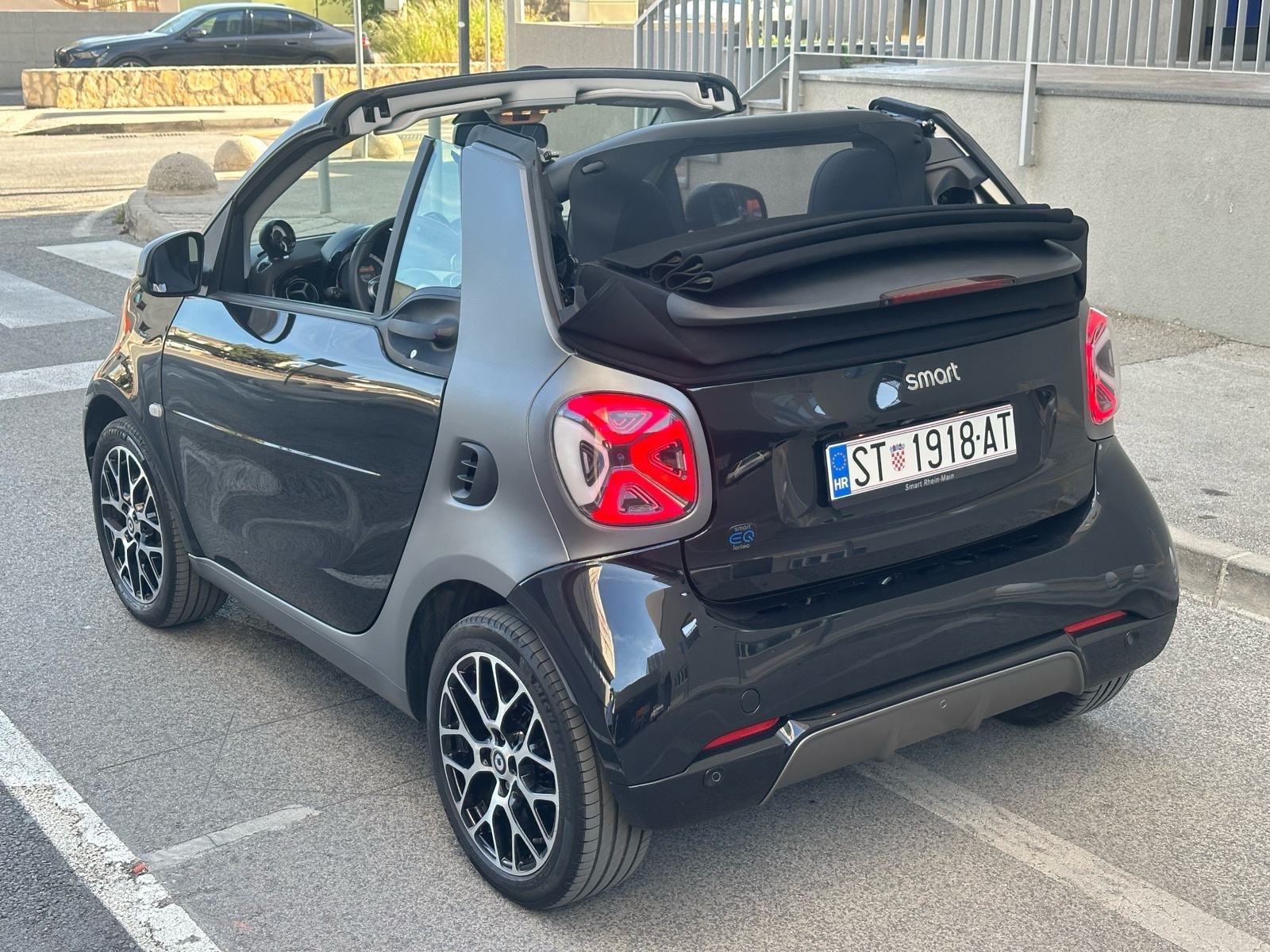 Smart EQ Cabrio SPORT, zamjena za smart benzin uz doplatu, FULL OPREMA, fotografija 10