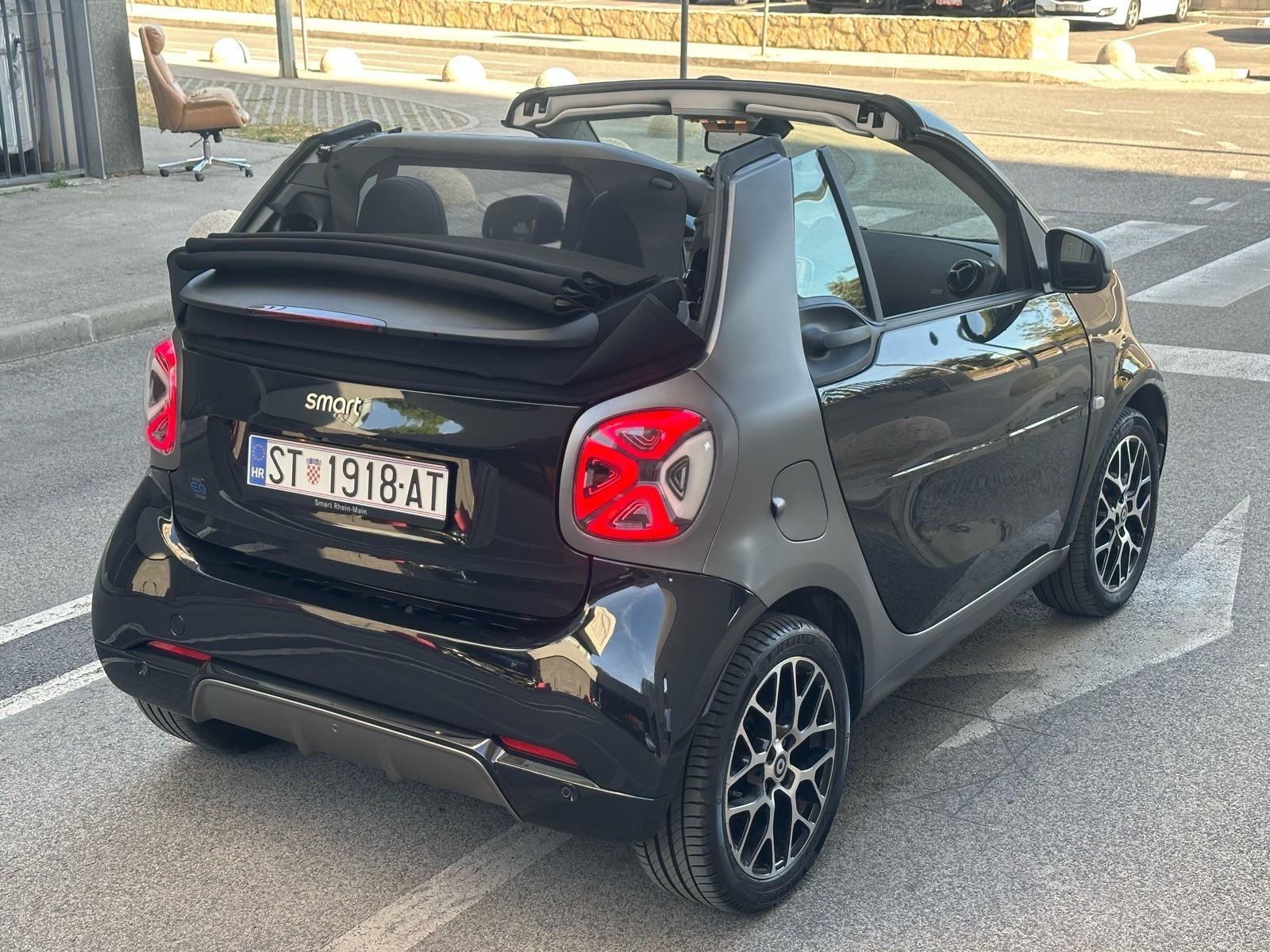 Smart EQ Cabrio SPORT, zamjena za smart benzin uz doplatu, FULL OPREMA, fotografija 11