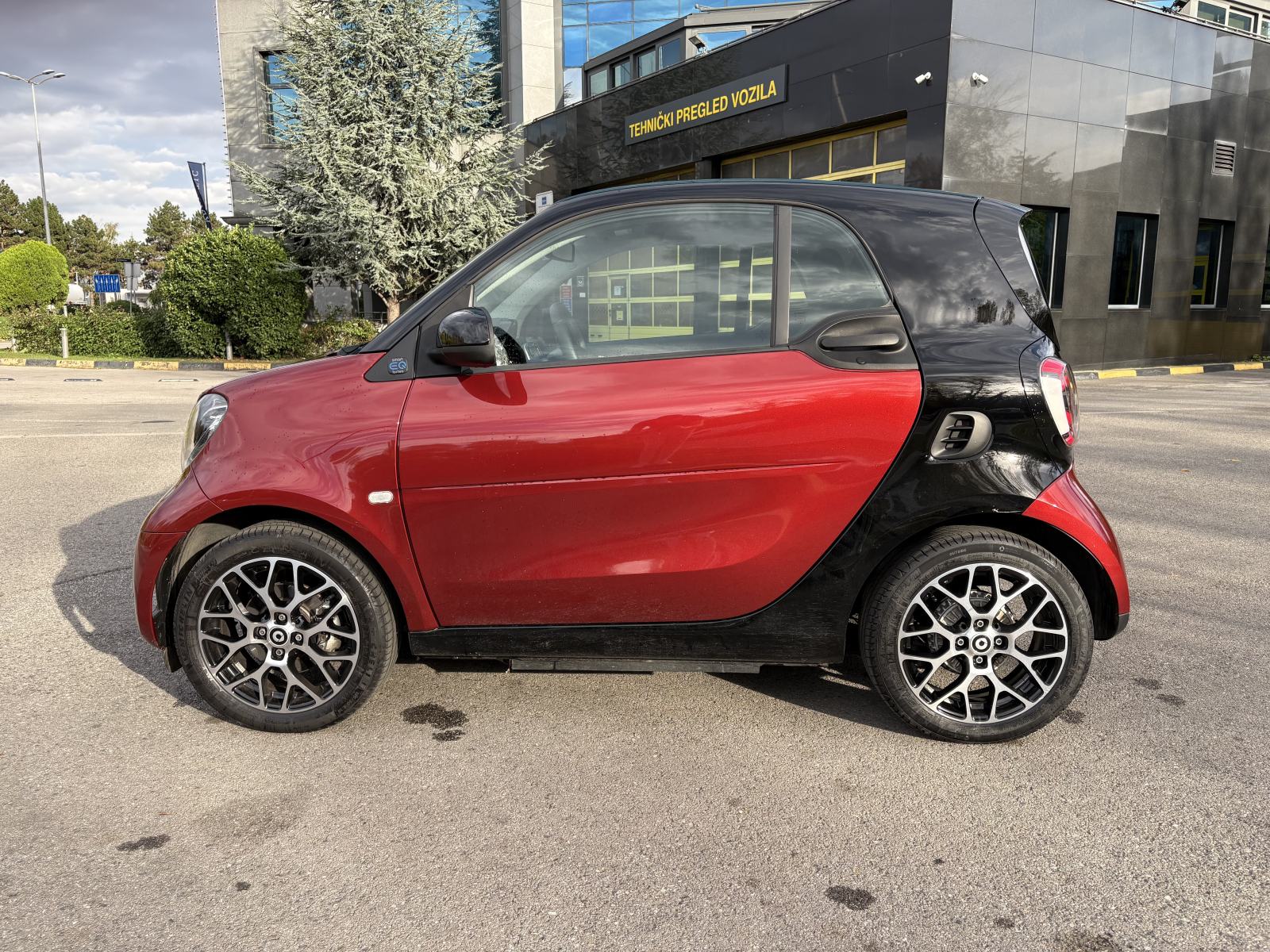 ⚡Smart EQ fortwo EXCLUSIVE PRIME 08/23 top oprema koža pano gar:10/27⚡, fotografija 3