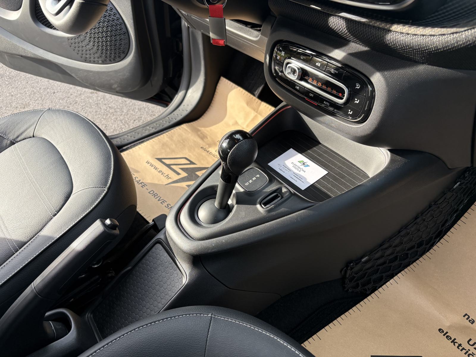 ⚡Smart EQ fortwo EXCLUSIVE PRIME 08/23 top oprema koža pano gar:10/27⚡, fotografija 20