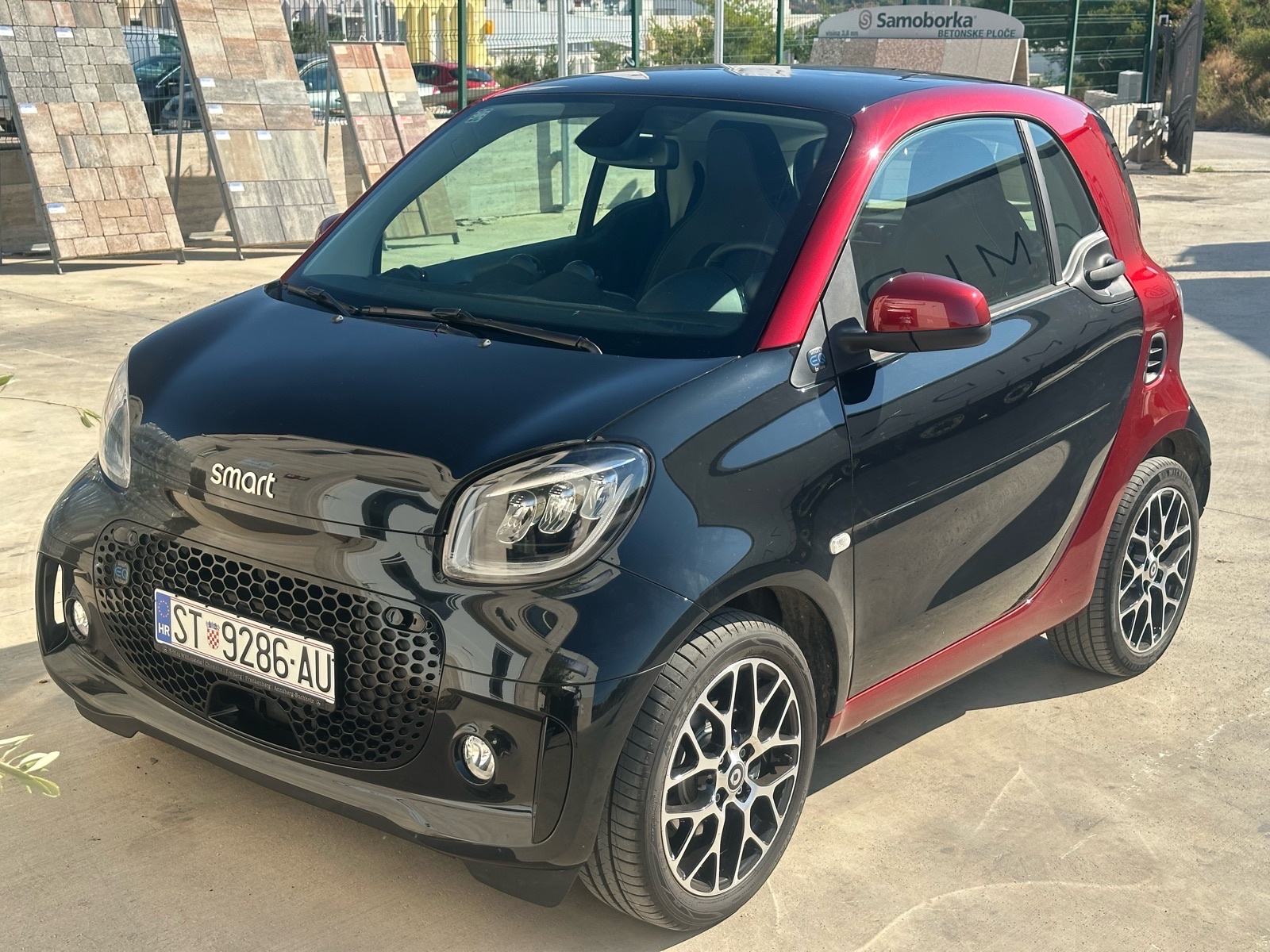 Smart EQ RED SPORT, 7/2023 g FULL OPREMA, može zamjena za smart benzin, fotografija 1