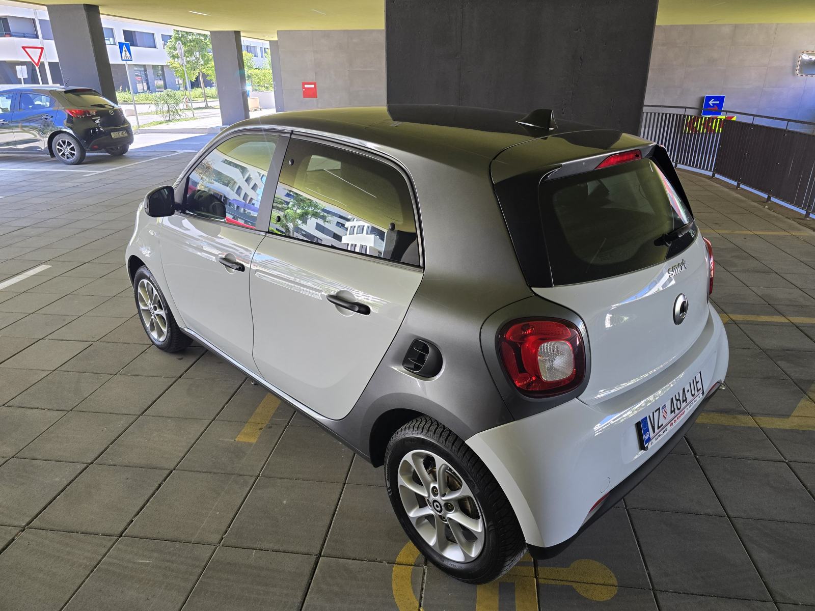 Smart forfour 1.0 Alu,Klima,Mf-Volan,Kao Nov Samo 77000km Kredit-Zamj, fotografija 7