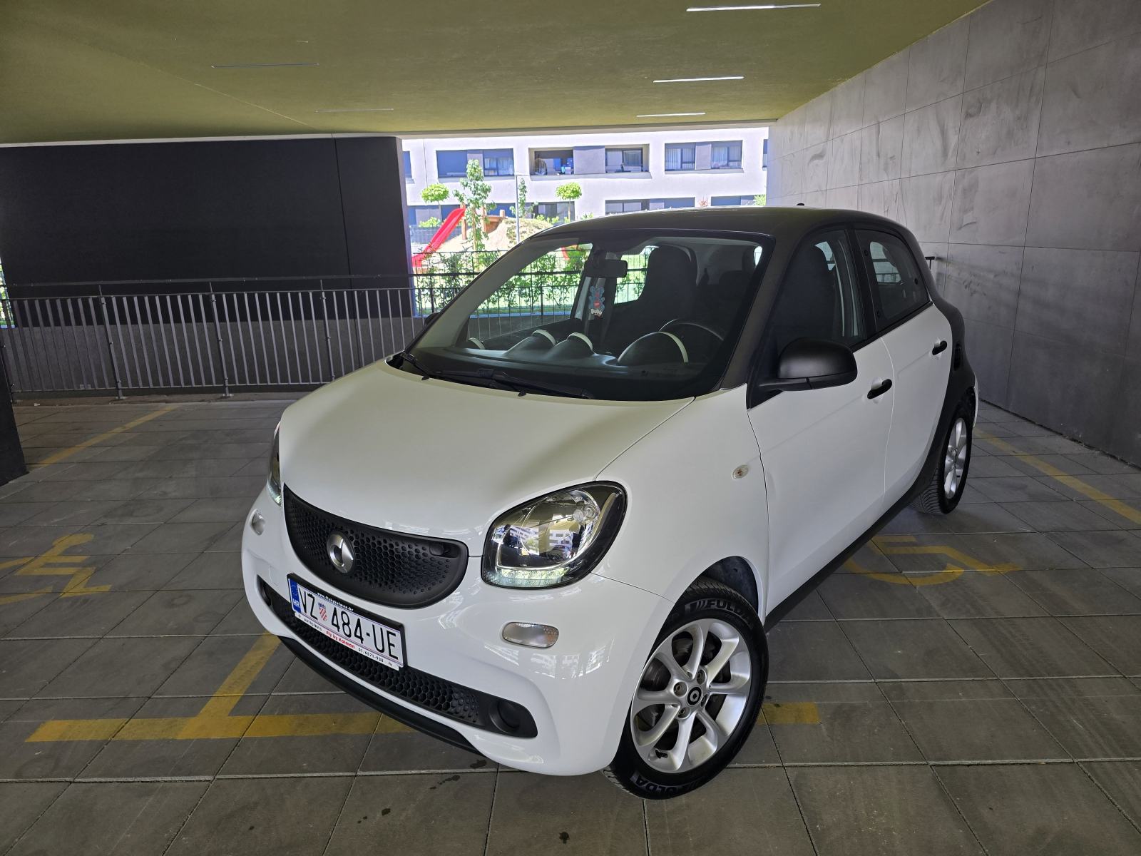 Smart forfour 1.0 Alu,Klima,Mf-Volan,Kao Nov Samo 77000km Kredit-Zamj, pogled izvana - slika 1