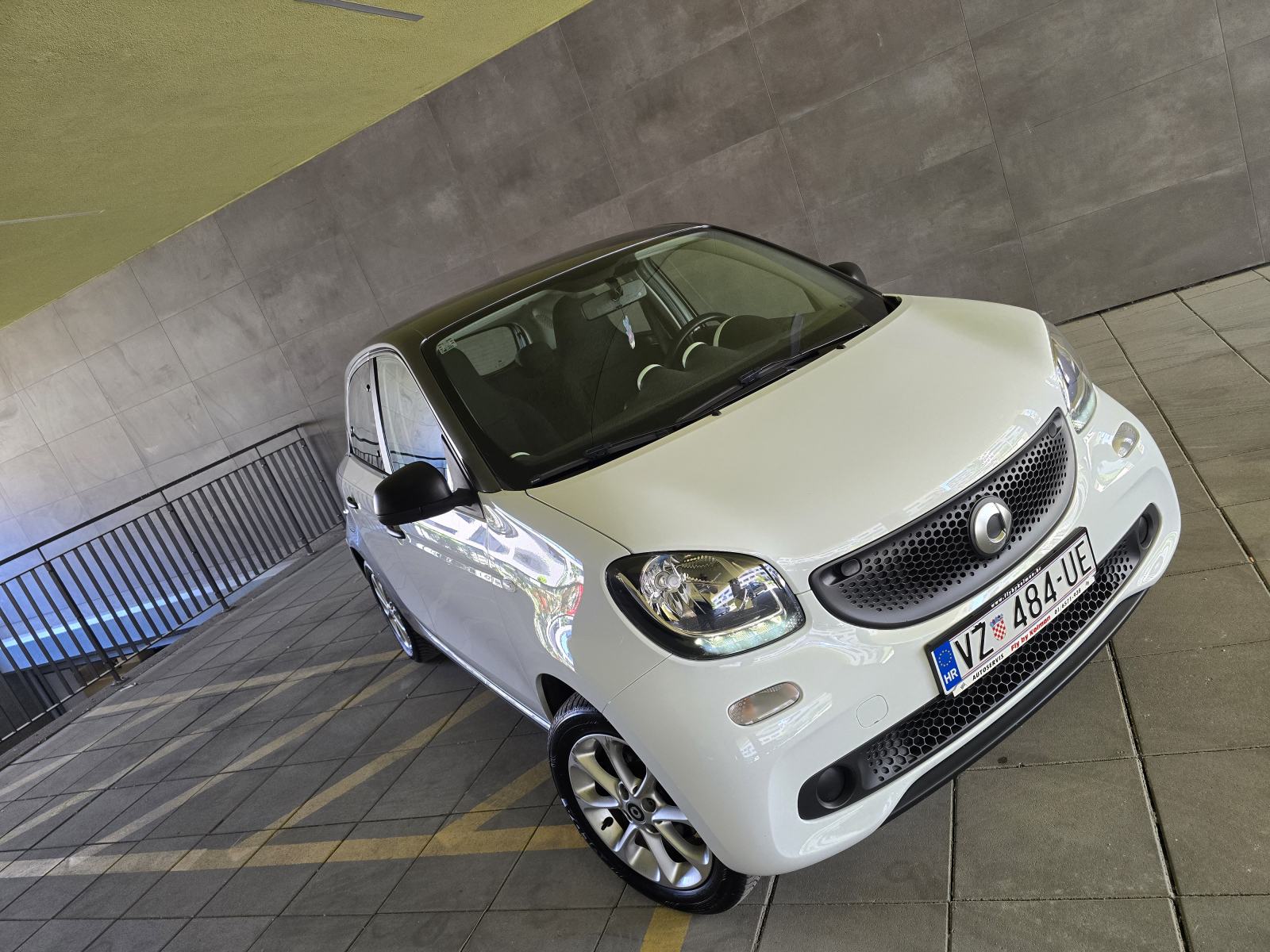 Smart forfour 1.0 Alu,Klima,Mf-Volan,Kao Nov Samo 77000km Kredit-Zamj, pogled izvana - slika 3