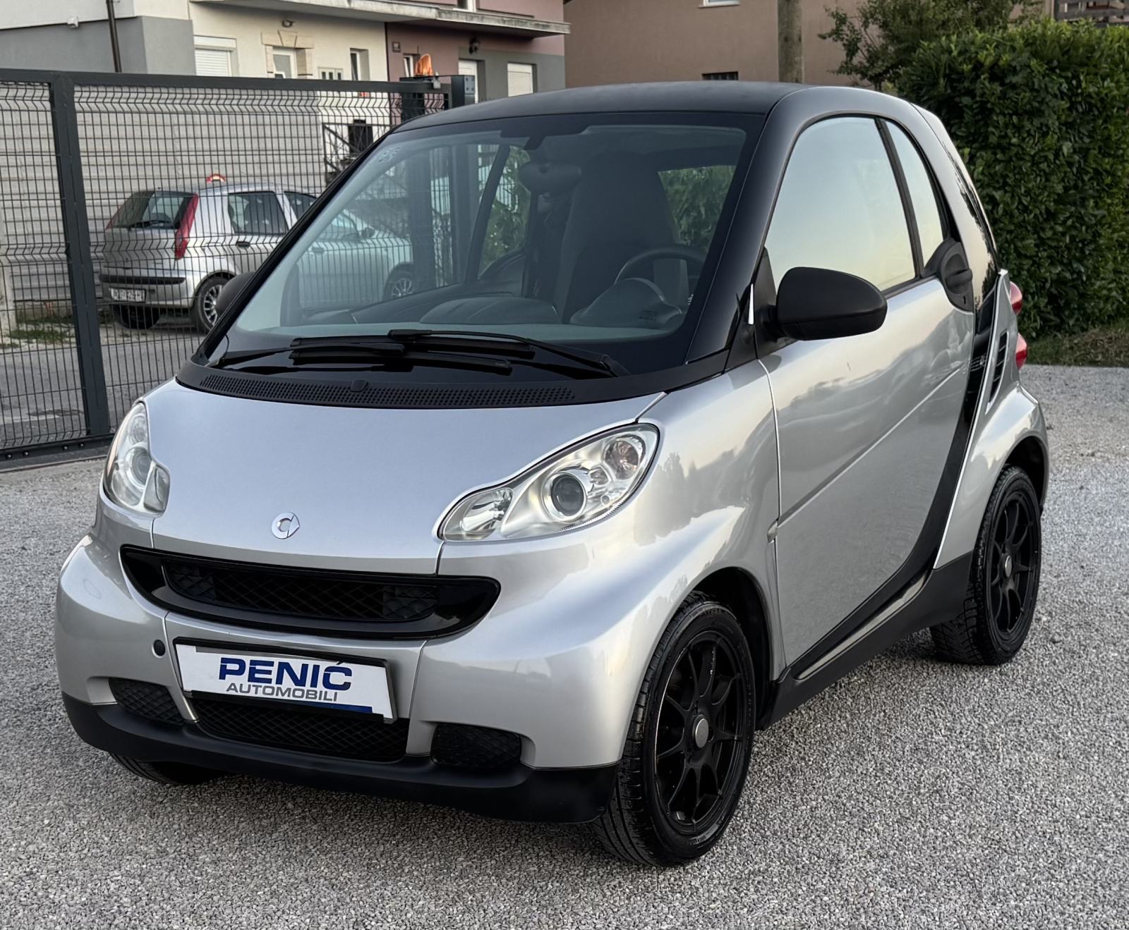 Smart fortwo 1.0 AUTOMATIK - KLIMA - IZVRSNO STANJE, fotografija 2
