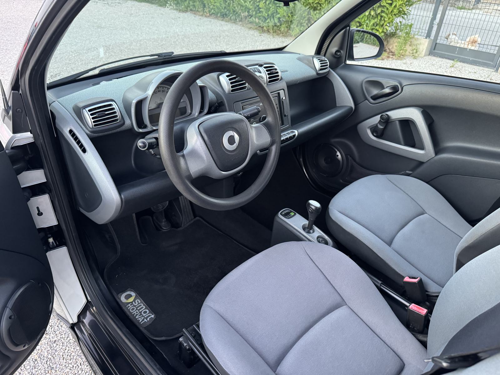 Smart fortwo 1.0 AUTOMATIK - KLIMA - IZVRSNO STANJE, fotografija 9