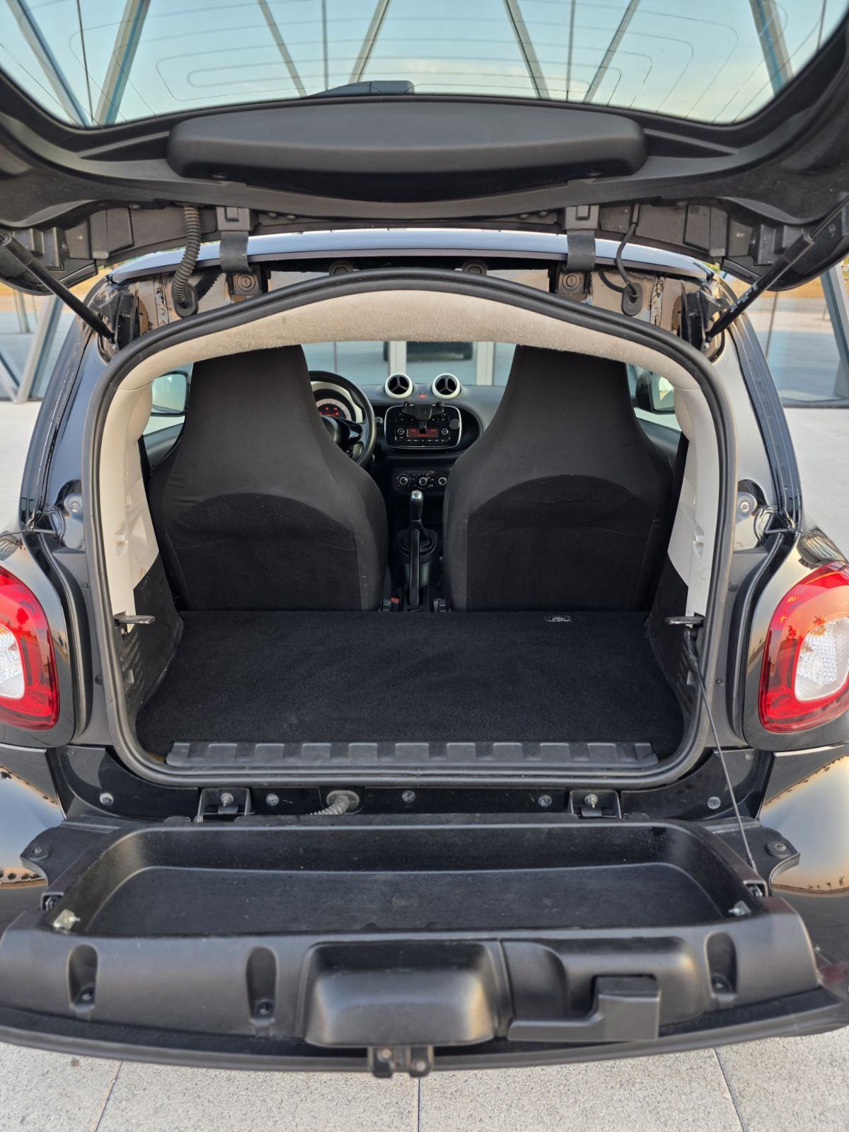 Smart fortwo 1.0 *MOGUĆA ZAMJENA*, fotografija 18
