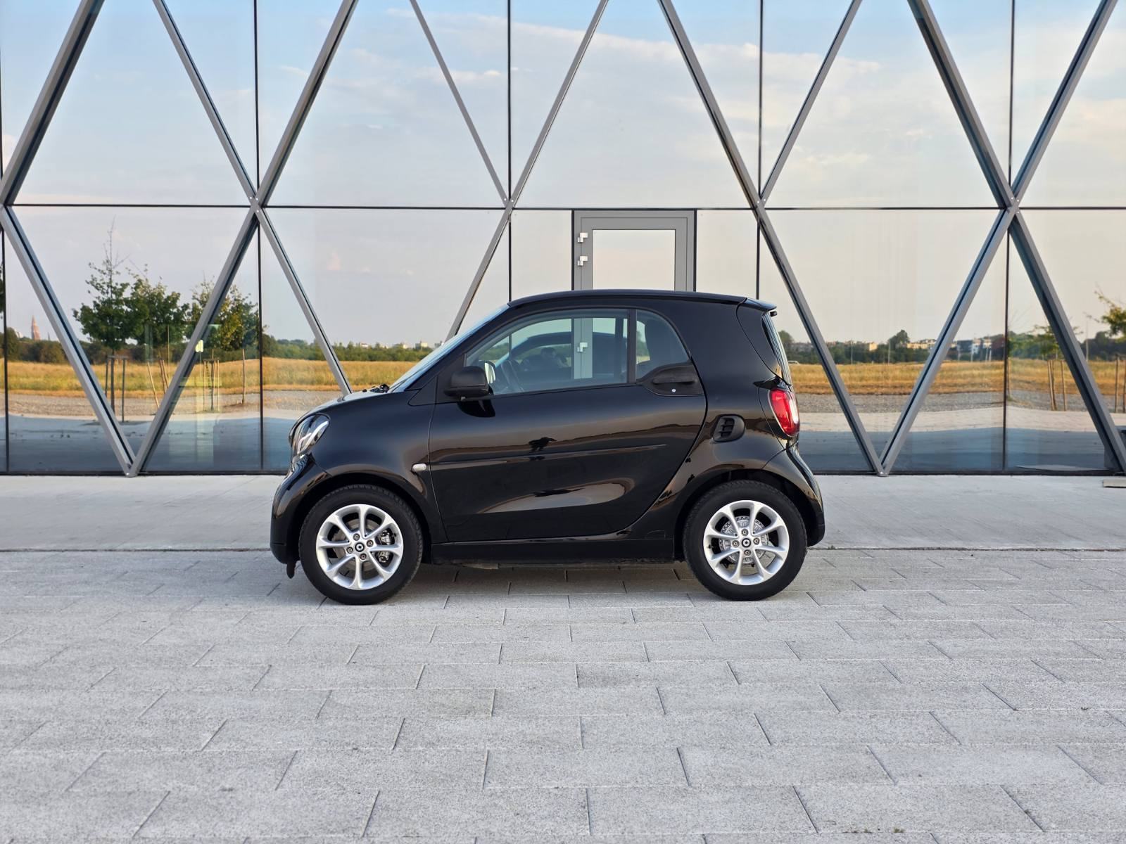 Smart fortwo 1.0 *MOGUĆA ZAMJENA*, fotografija 2