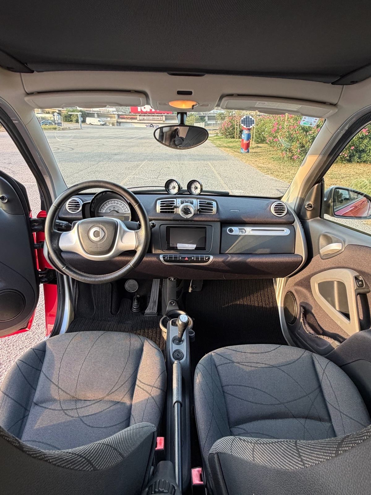 Smart ForTwo 1.0mhd Passion | Servo Volan | Top Stanje | Reg. do 07/27, fotografija 12