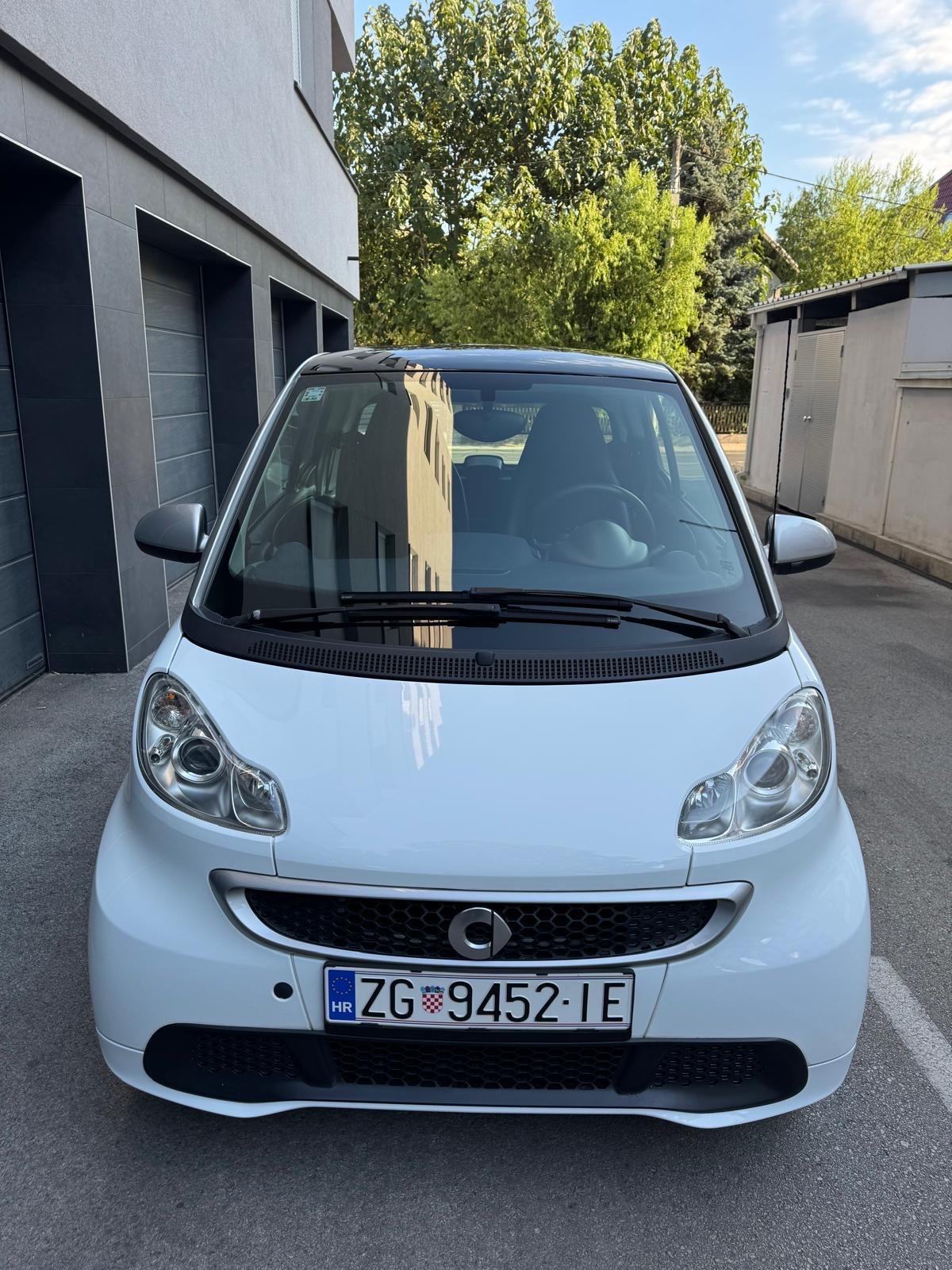 SMART FORTWO //139tkm//prvi vlasnik//klima//odličan//, fotografija 5