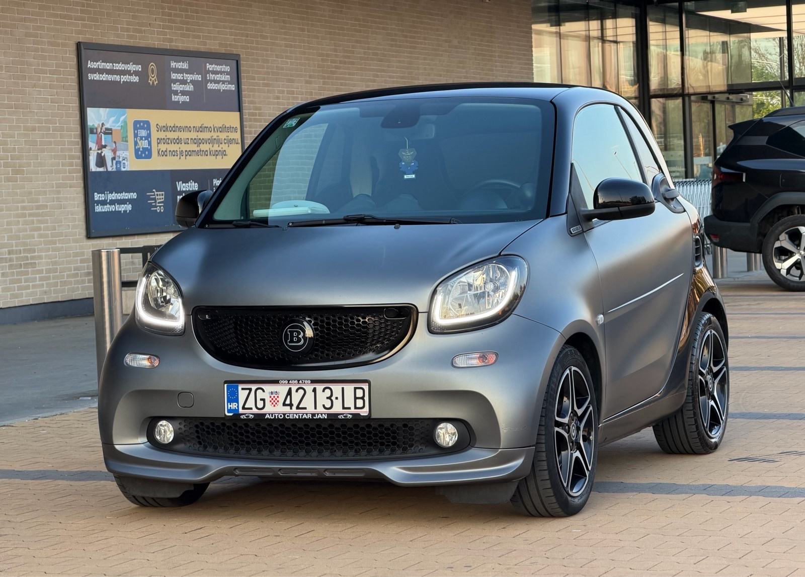 Smart Fortwo 453 - 0.9Turbo/BrabusOptik/66kw/Reg02-2027, fotografija 2