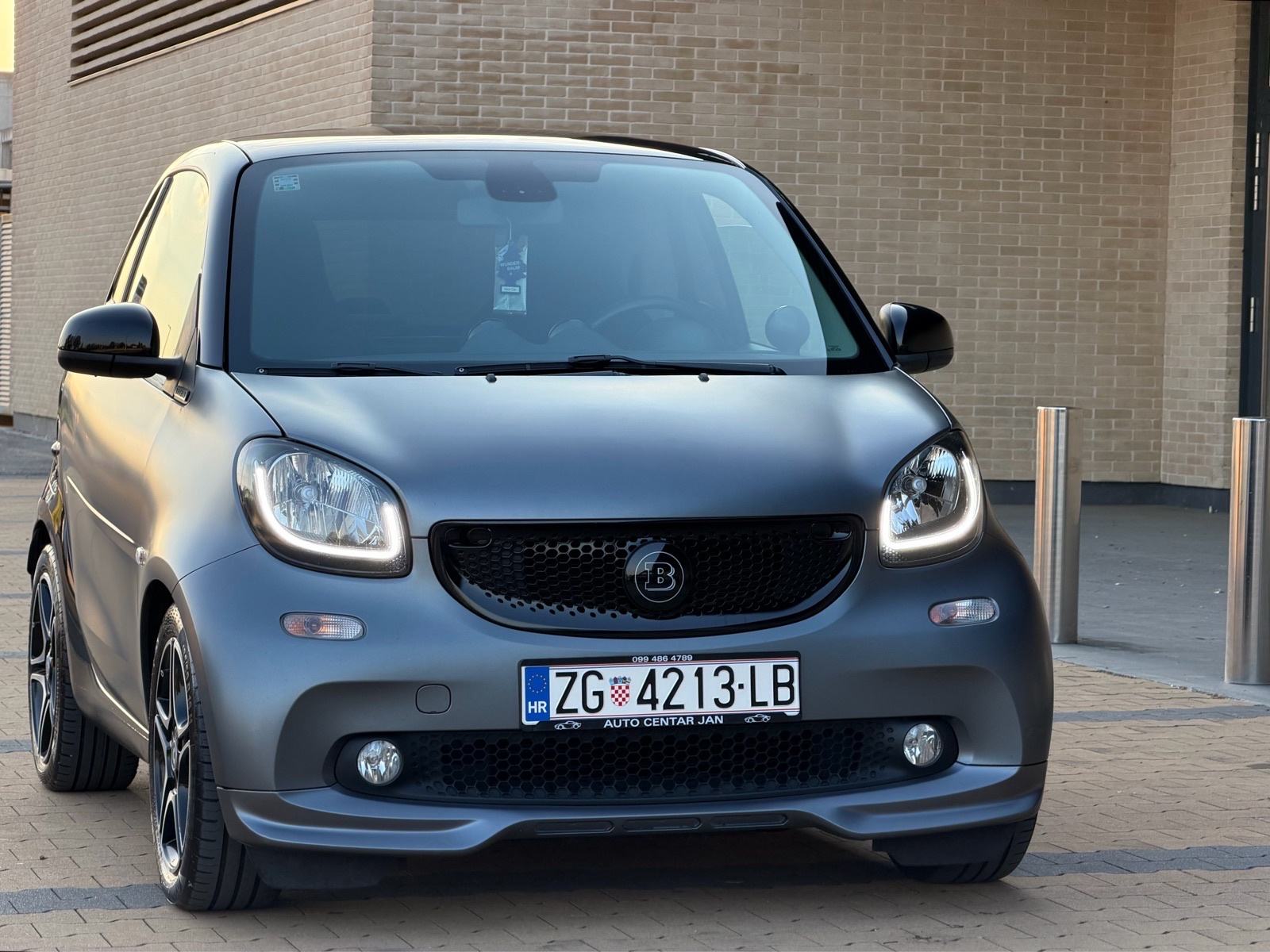 Smart Fortwo 453 - 0.9Turbo/BrabusOptik/66kw/Reg02-2027, fotografija 7