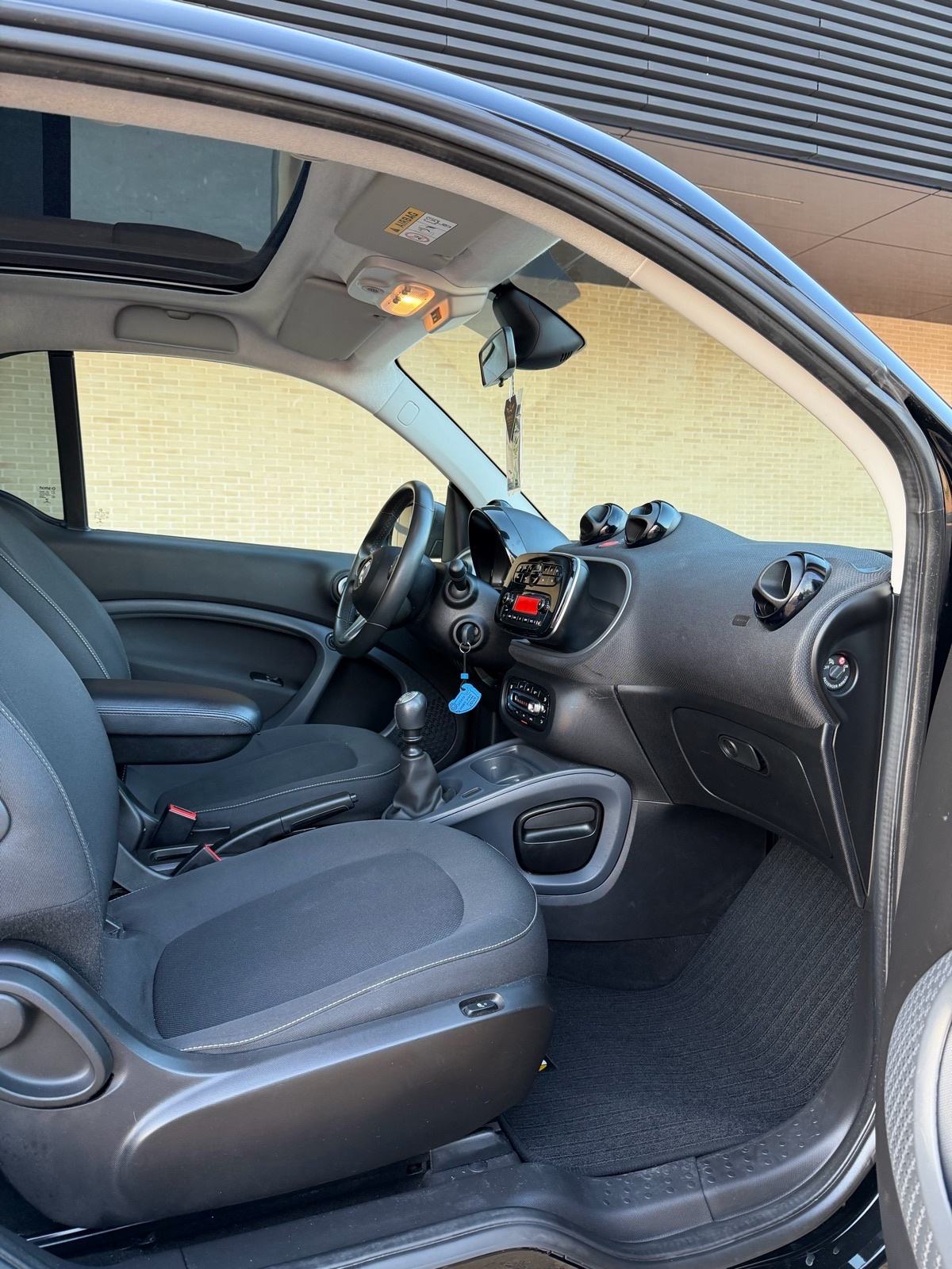 Smart Fortwo 453 - 0.9Turbo/BrabusOptik/66kw/Reg02-2027, fotografija 17