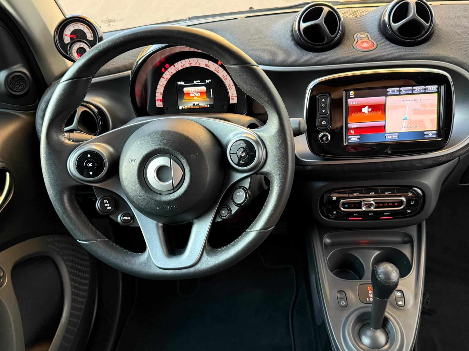 Smart fortwo cabrio TURBO 90KS,NAVI,AUTOMATSKA KLIMA,LED,KOŽA,PDC, fotografija 15
