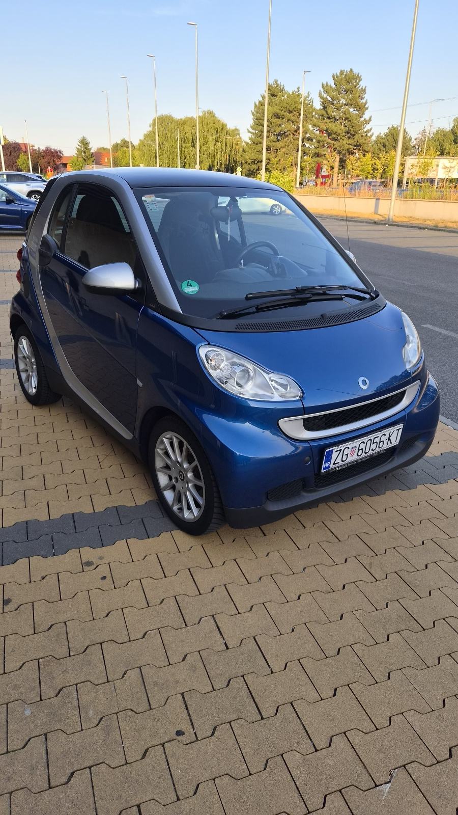 Smart fortwo coupe 0.8 cdi, fotografija 3