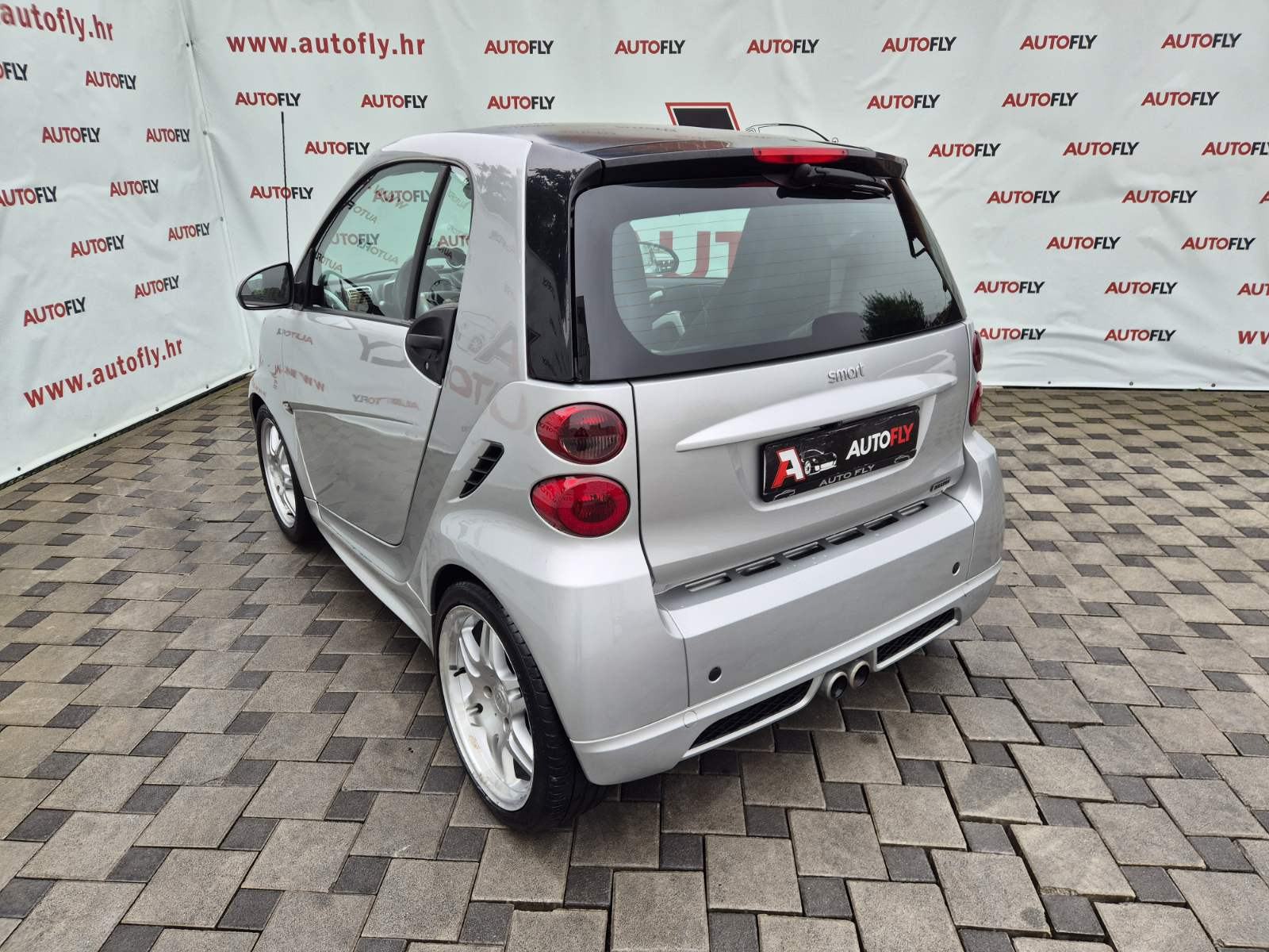 Smart fortwo coupe Brabus, HR auto, Stakleni krov, Koža, Navi, 17"alu, fotografija 6