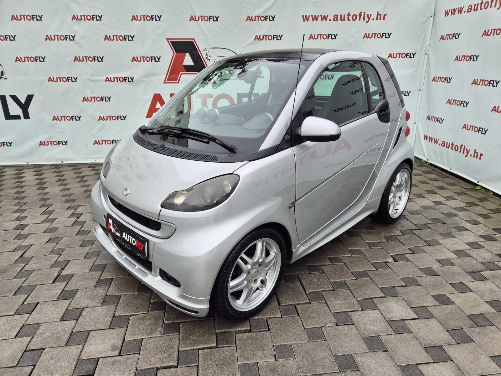 Smart fortwo coupe Brabus, HR auto, Stakleni krov, Koža, Navi, 17"alu, fotografija 9