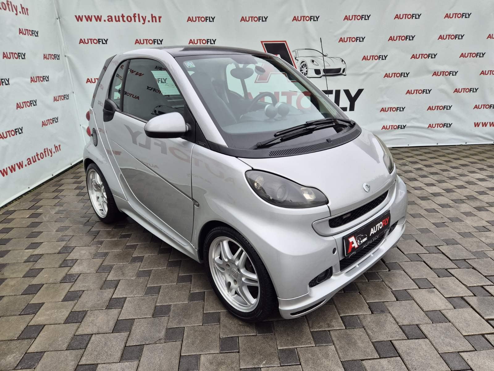 Smart fortwo coupe Brabus, HR auto, Stakleni krov, Koža, Navi, 17"alu, fotografija 10