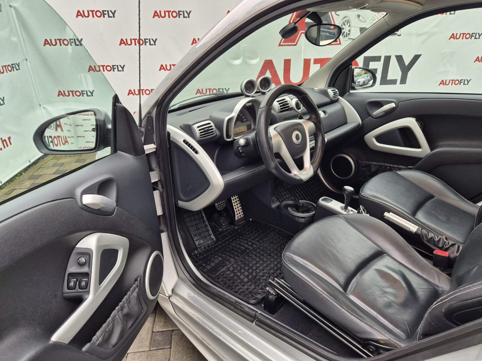Smart fortwo coupe Brabus, HR auto, Stakleni krov, Koža, Navi, 17"alu, fotografija 11