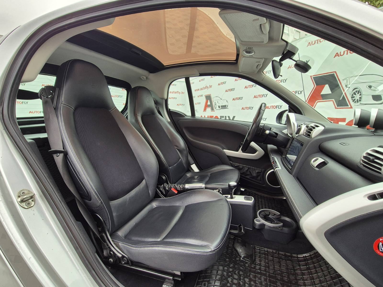 Smart fortwo coupe Brabus, HR auto, Stakleni krov, Koža, Navi, 17"alu, fotografija 17