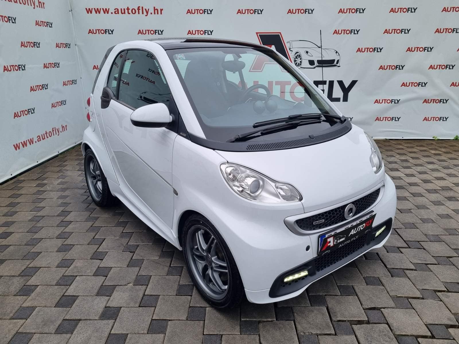 Smart fortwo coupe Brabus 102ks, Stakleni krov, Klima, 17"alu, fotografija 10