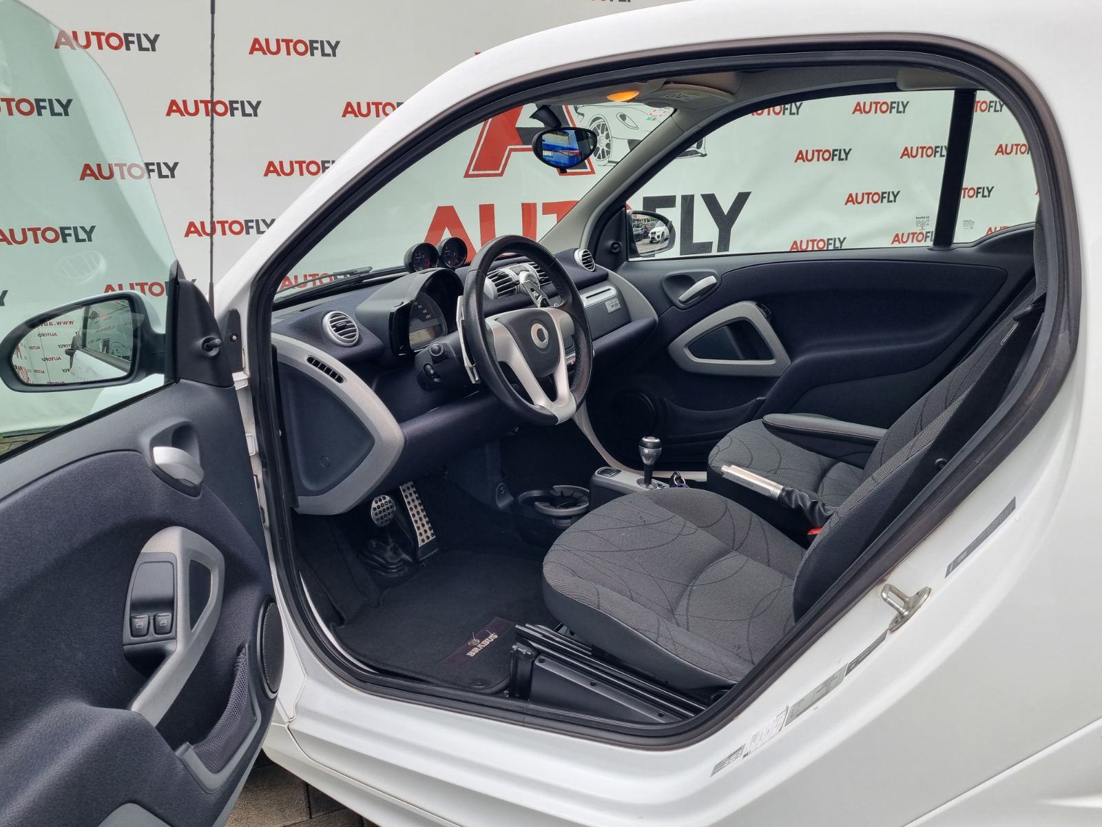 Smart fortwo coupe Brabus 102ks, Stakleni krov, Klima, 17"alu, fotografija 11
