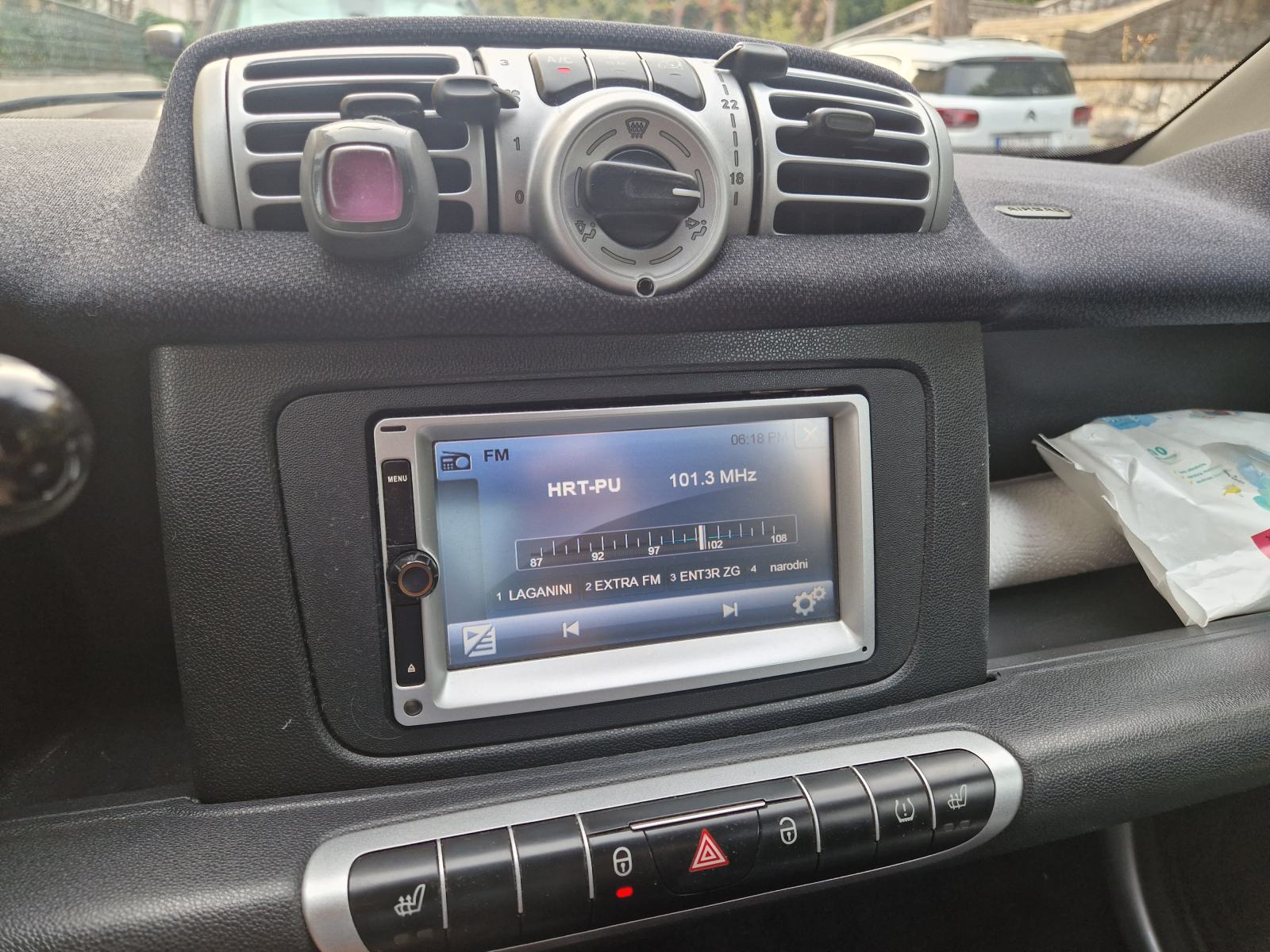 Smart fortwo coupe 2014g automatik,servo, alu+benzinac, fotografija 9