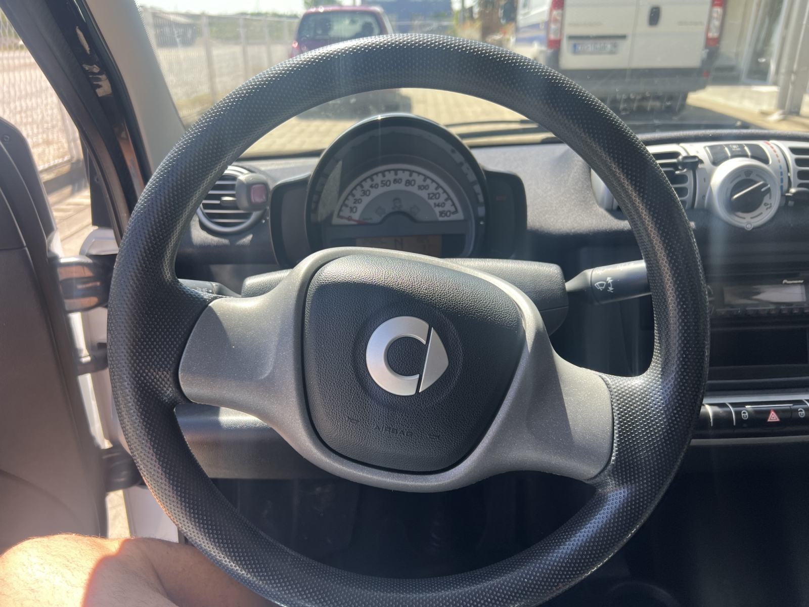 Smart fortwo coupe microhybrid *40 g.uvozimo osobna i teretna vozila*, fotografija 7