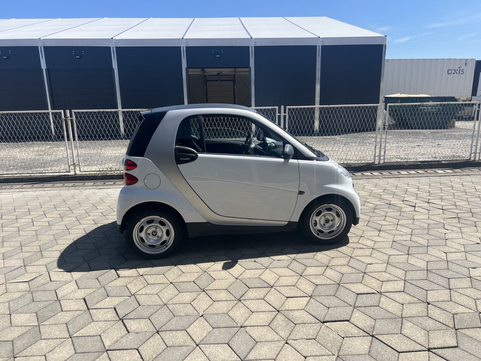 Smart fortwo coupe microhybrid *40 g.uvozimo osobna i teretna vozila*, fotografija 5