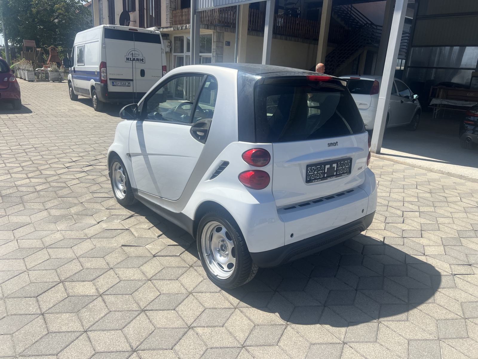 Smart fortwo coupe microhybrid *40 g.uvozimo osobna i teretna vozila*, fotografija 3