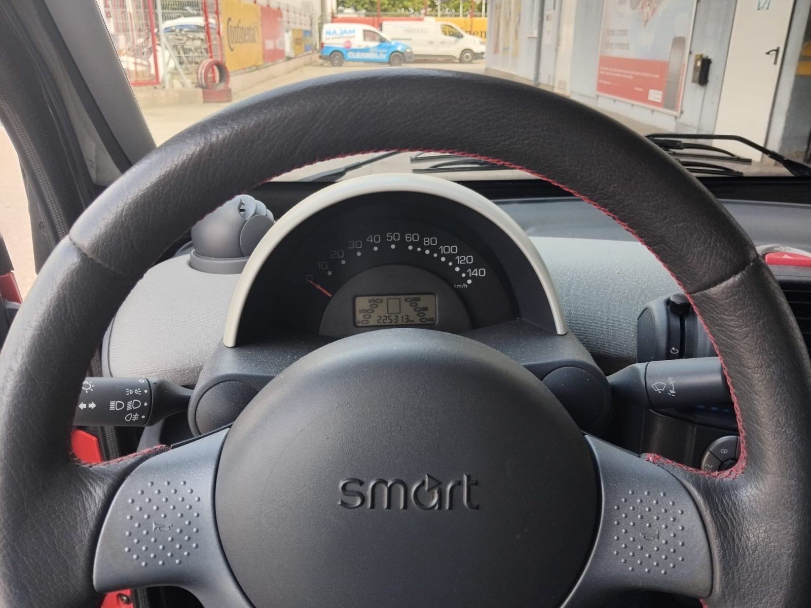 Smart fortwo coupe Pure Automatik,Klima,Nove Gume,Odlično Stanje,, fotografija 10