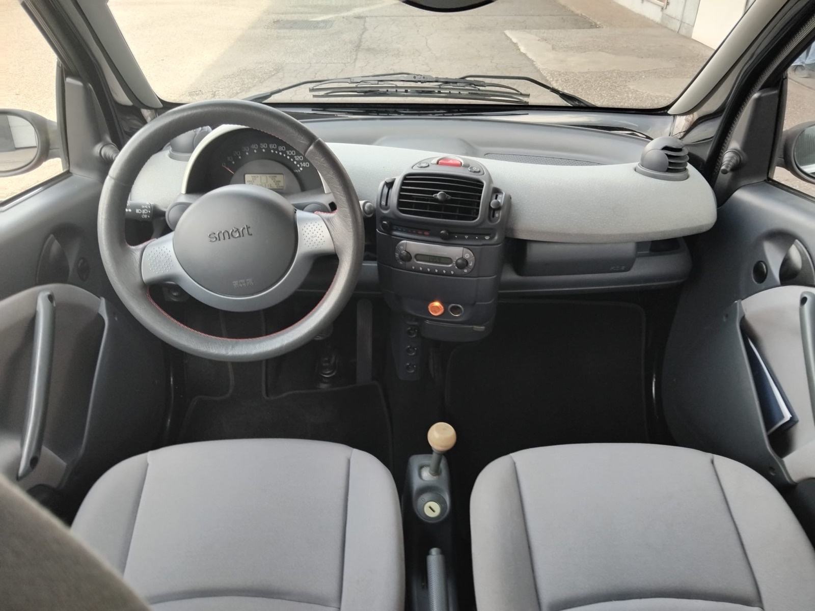 Smart fortwo coupe Pure Automatik,Klima,Nove Gume,Odlično Stanje,, fotografija 7