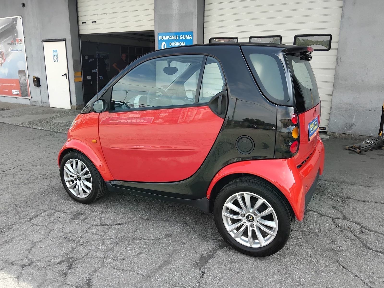 Smart fortwo coupe Pure Automatik,Klima,Nove Gume,Odlično Stanje,, fotografija 6