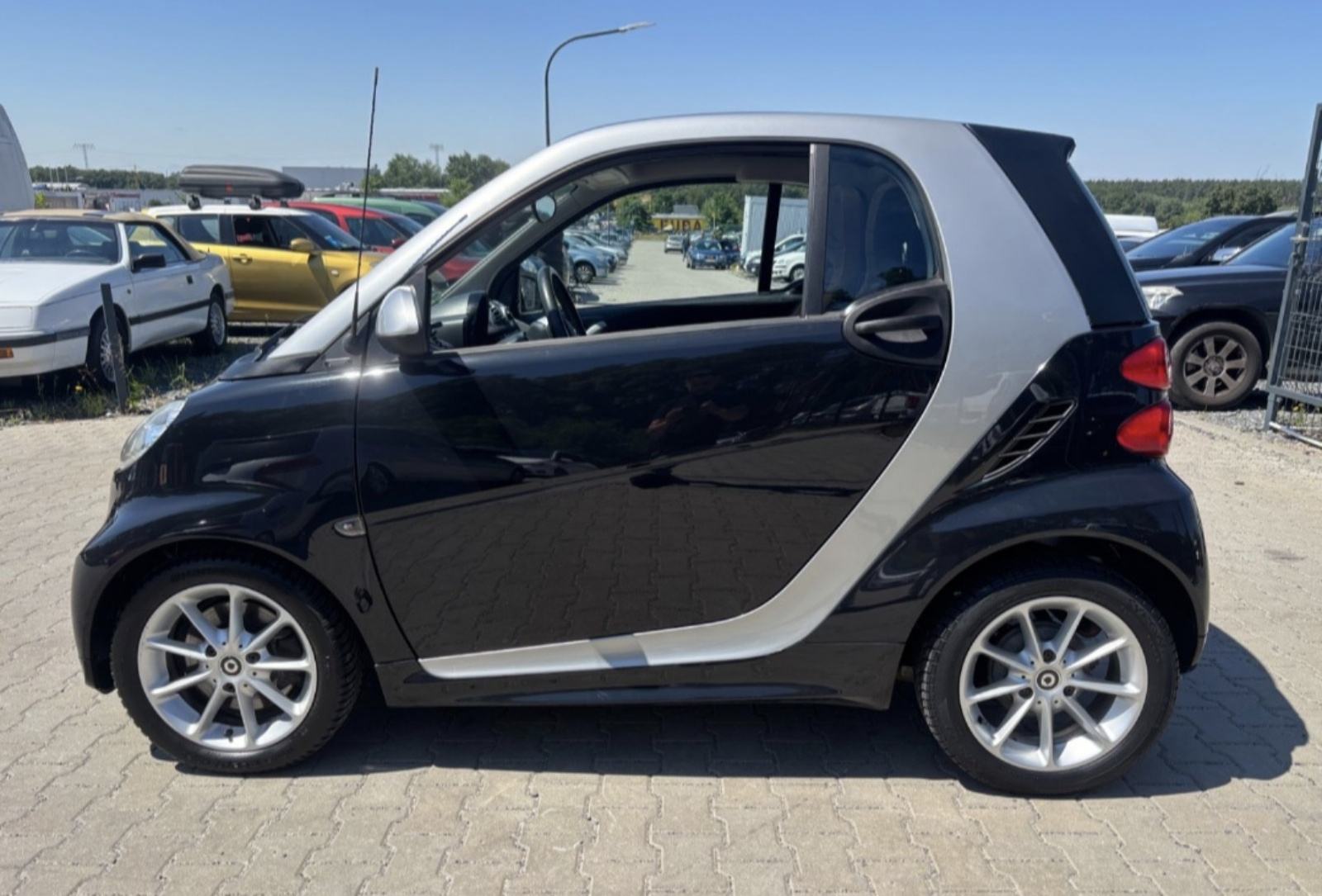 Smart fortwo- 52 Kw -SERVO‼️AUTOMATIK,KLIMA,NAVI,PANO,ALU..., fotografija 4