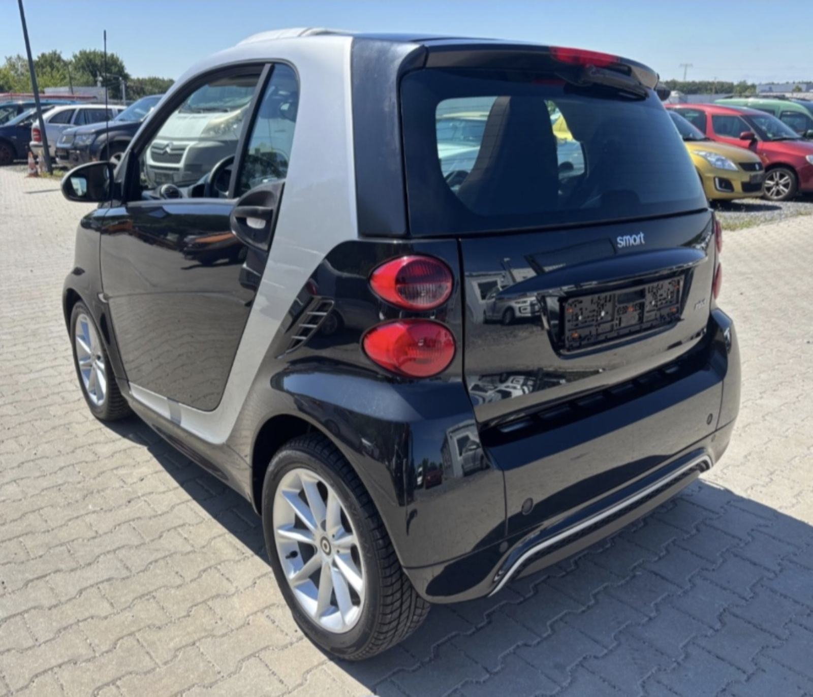 Smart fortwo- 52 Kw -SERVO‼️AUTOMATIK,KLIMA,NAVI,PANO,ALU..., fotografija 3