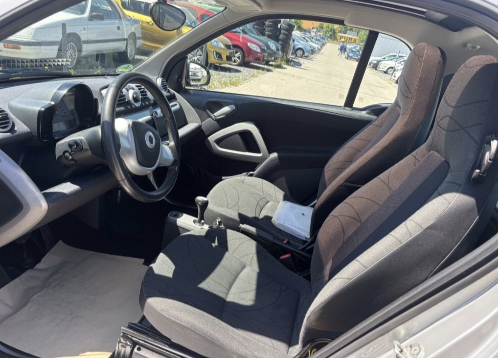 Smart fortwo- 52 Kw -SERVO‼️AUTOMATIK,KLIMA,NAVI,PANO,ALU..., fotografija 9