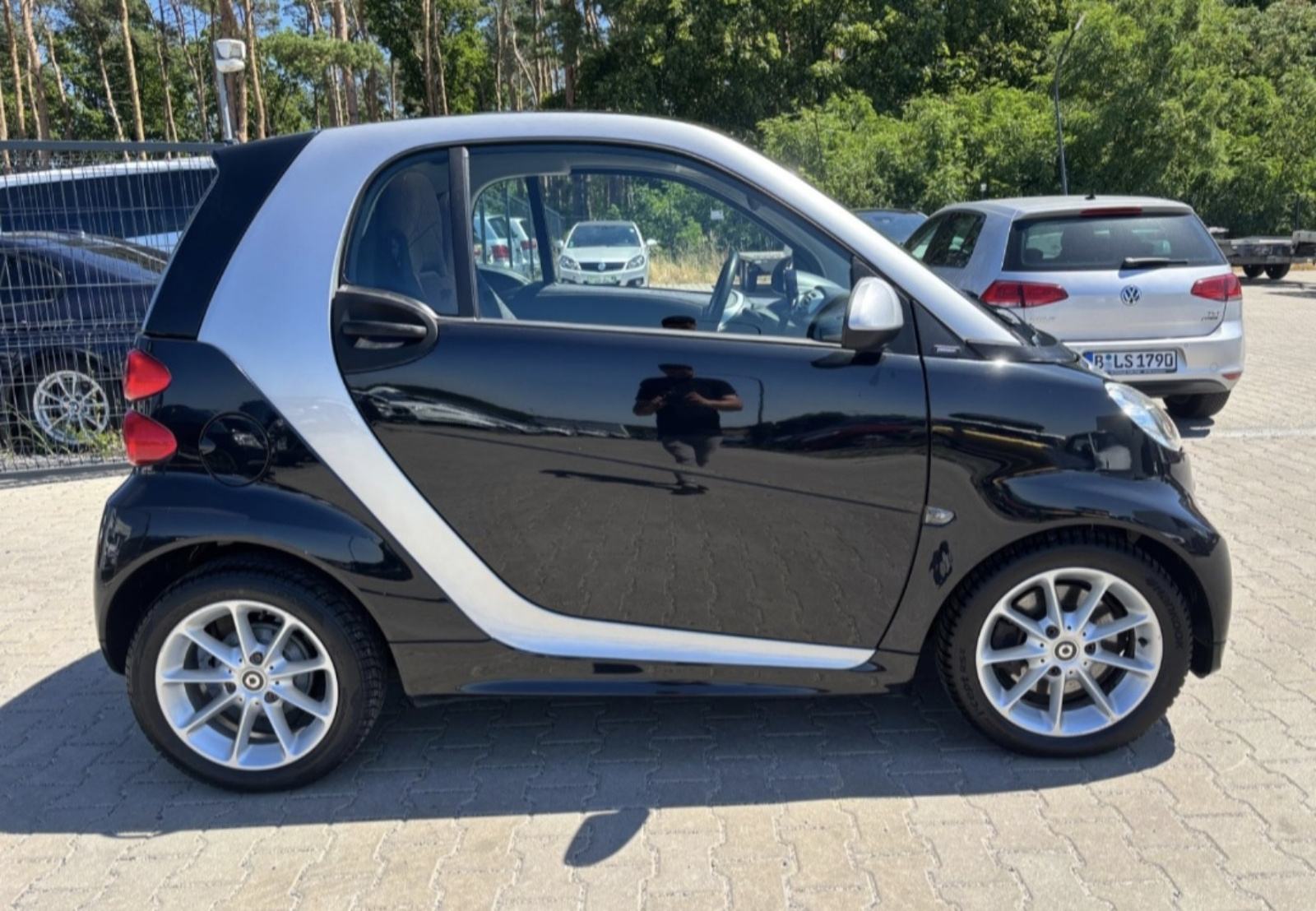 Smart fortwo- 52 Kw -SERVO‼️AUTOMATIK,KLIMA,NAVI,PANO,ALU..., fotografija 7