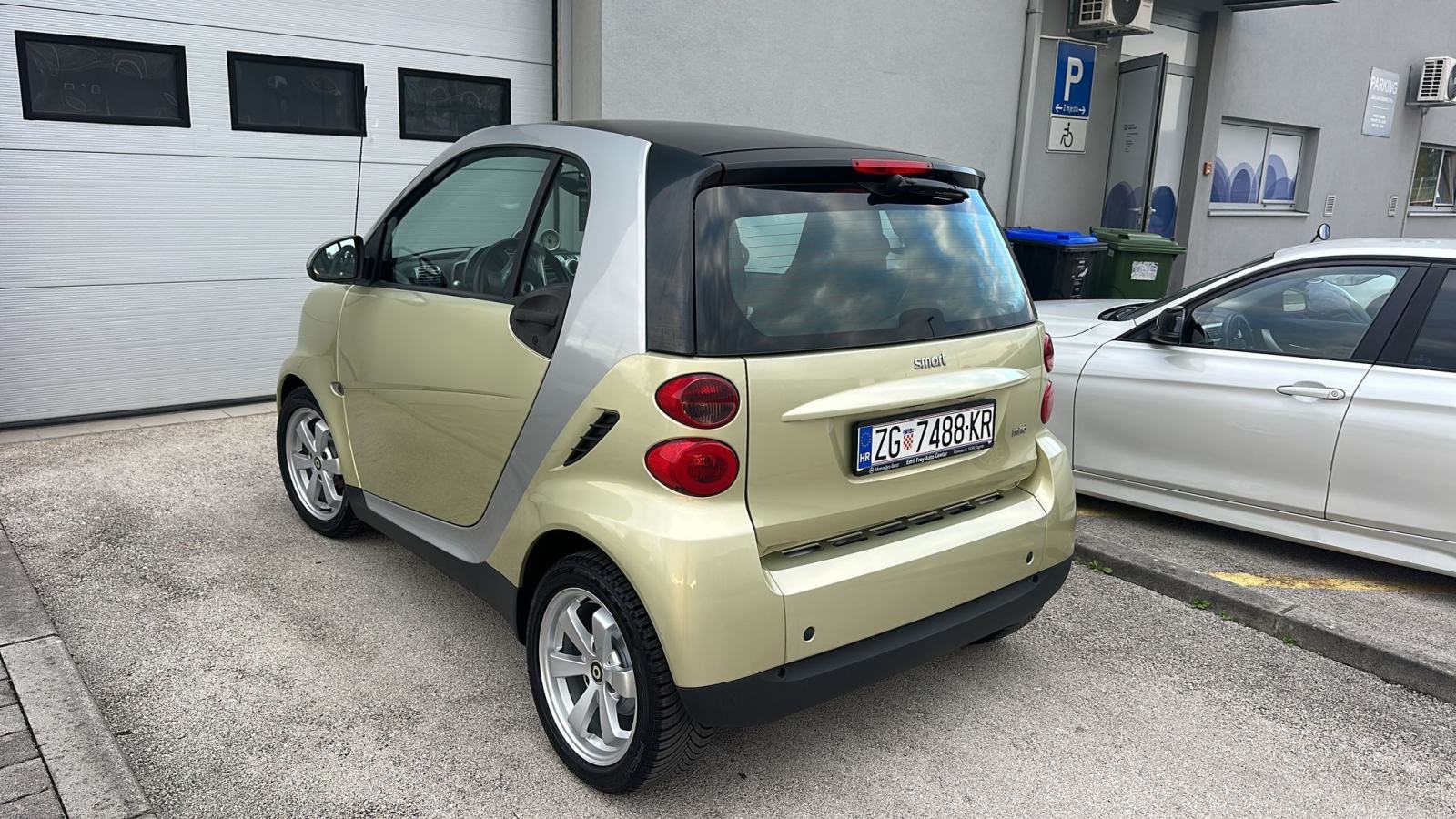Smart fortwo coupe THREE LIMITED EDITION automatik, fotografija 7