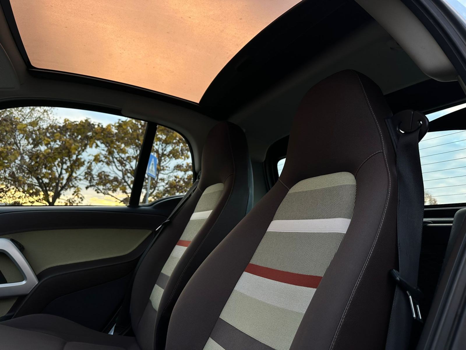 Smart fortwo coupe THREE LIMITED EDITION automatik, fotografija 8