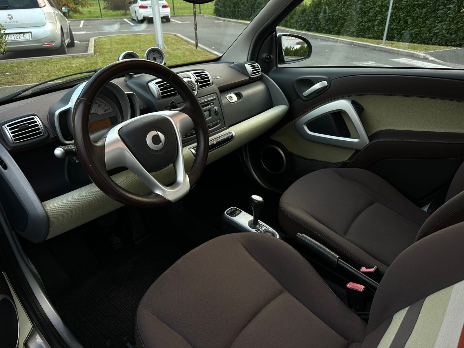 Smart fortwo coupe THREE LIMITED EDITION automatik, fotografija 9