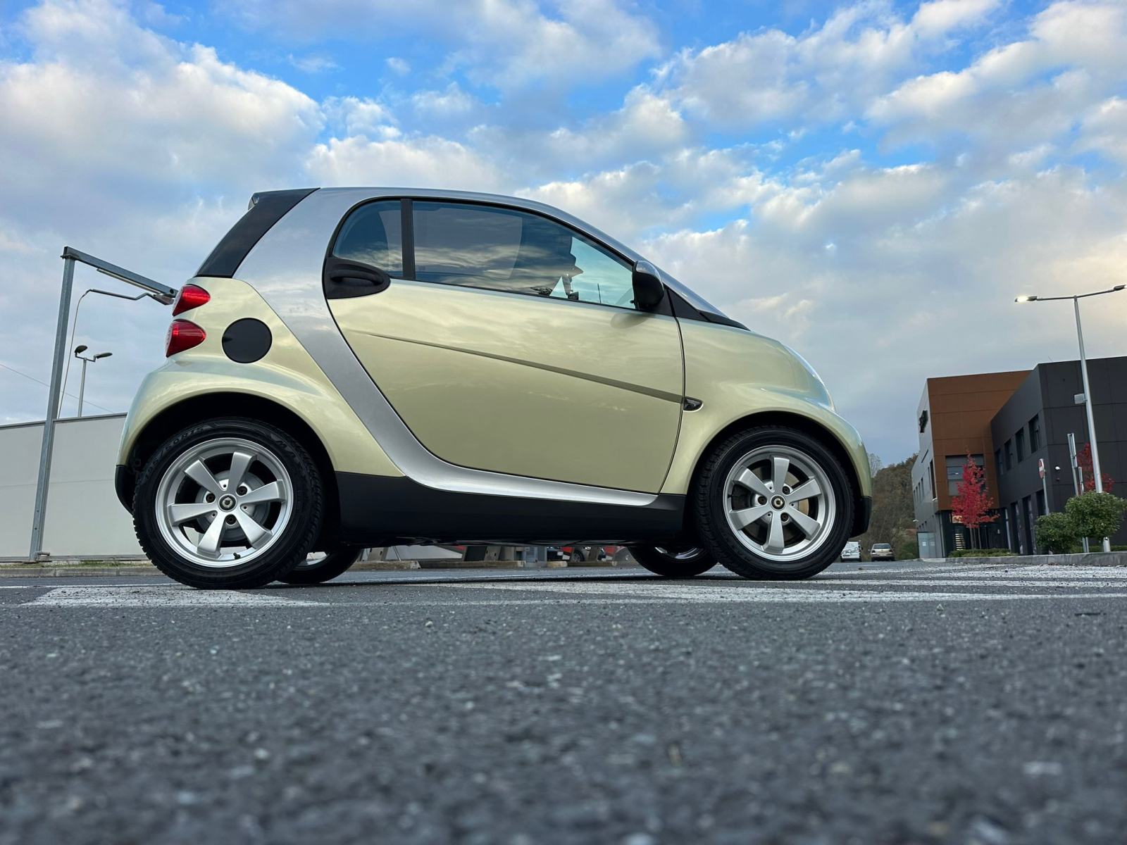 Smart fortwo coupe THREE LIMITED EDITION automatik, fotografija 10