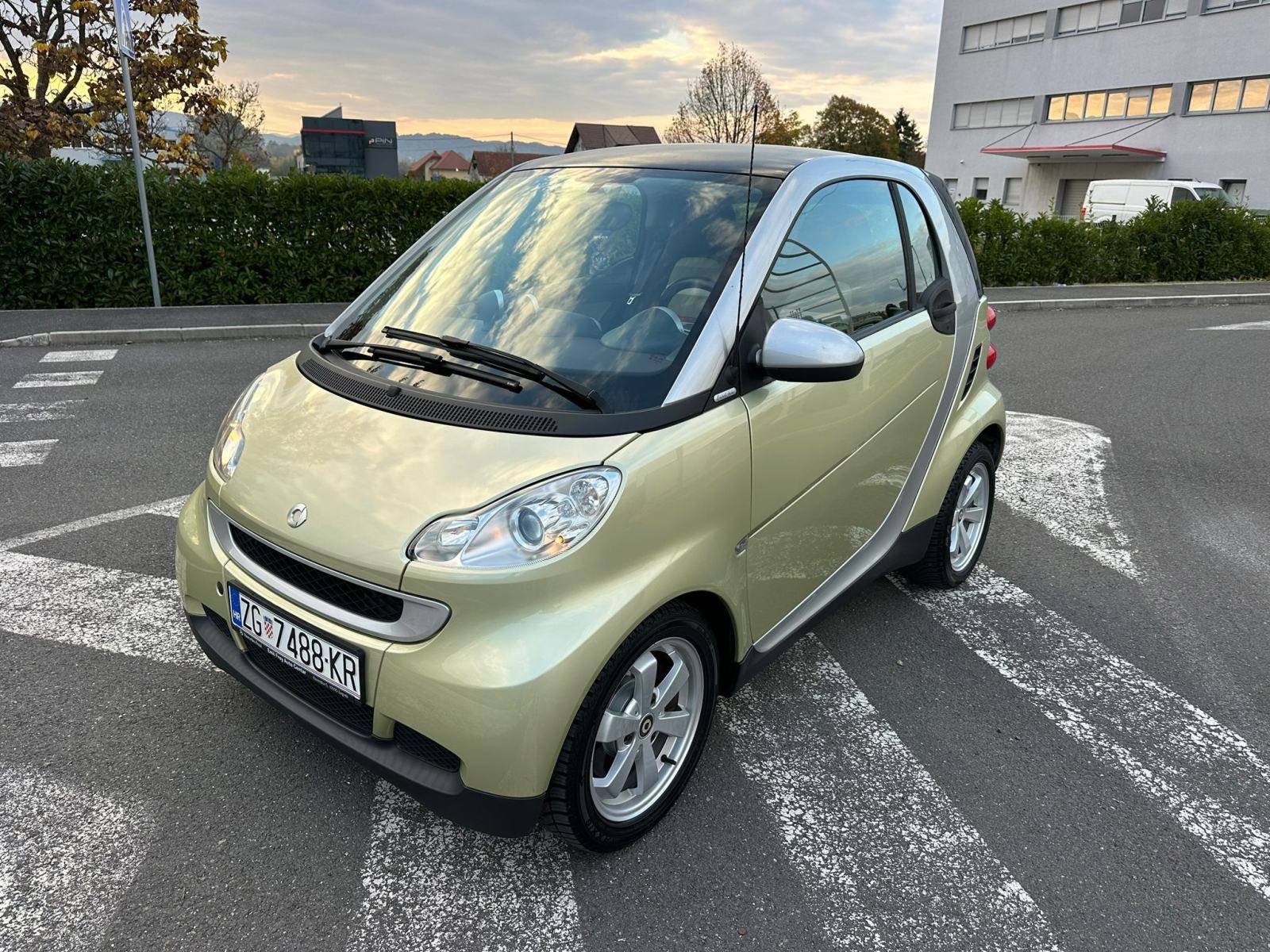 Smart fortwo coupe THREE LIMITED EDITION automatik, fotografija 14