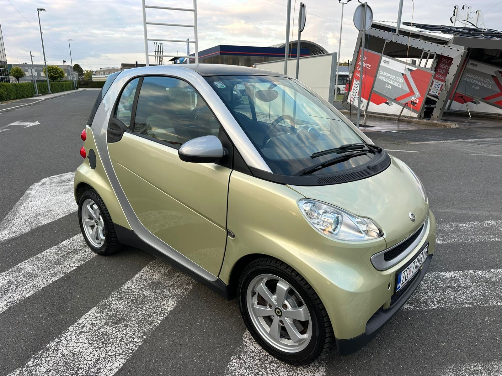 Smart fortwo coupe THREE LIMITED EDITION automatik, fotografija 16