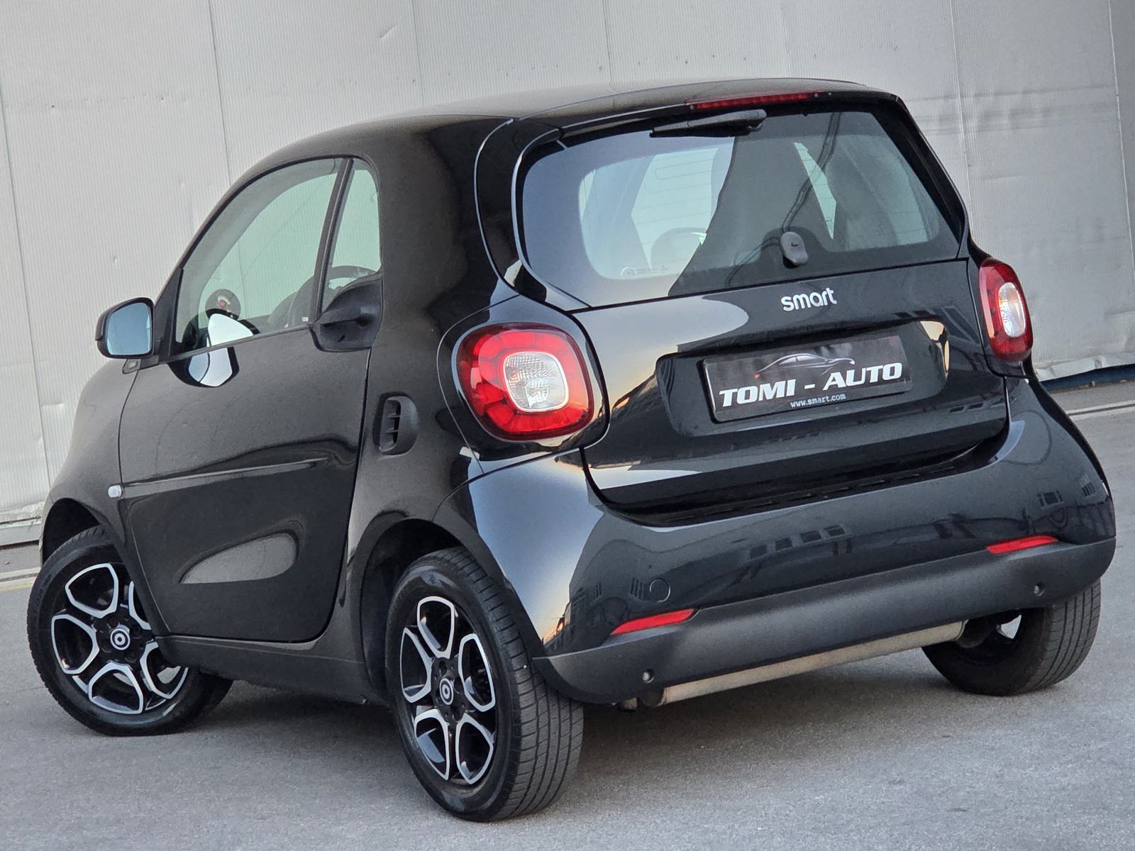 Smart fortwo coupe TURBO 66KW automatik,LED,PANO,NAVI,KOŽA,AUT.KLIMA, fotografija 5
