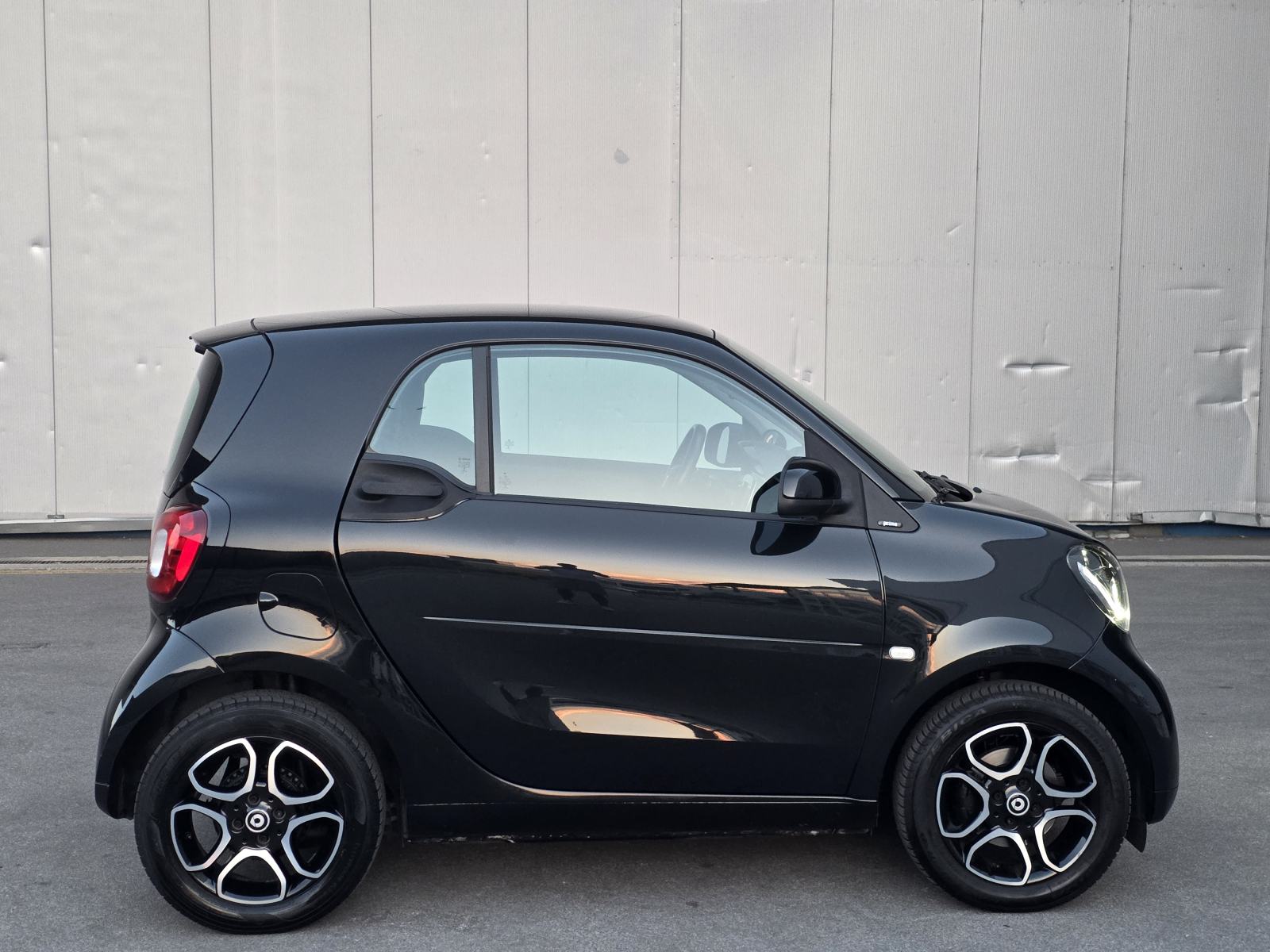 Smart fortwo coupe TURBO 66KW automatik,LED,PANO,NAVI,KOŽA,AUT.KLIMA, fotografija 7
