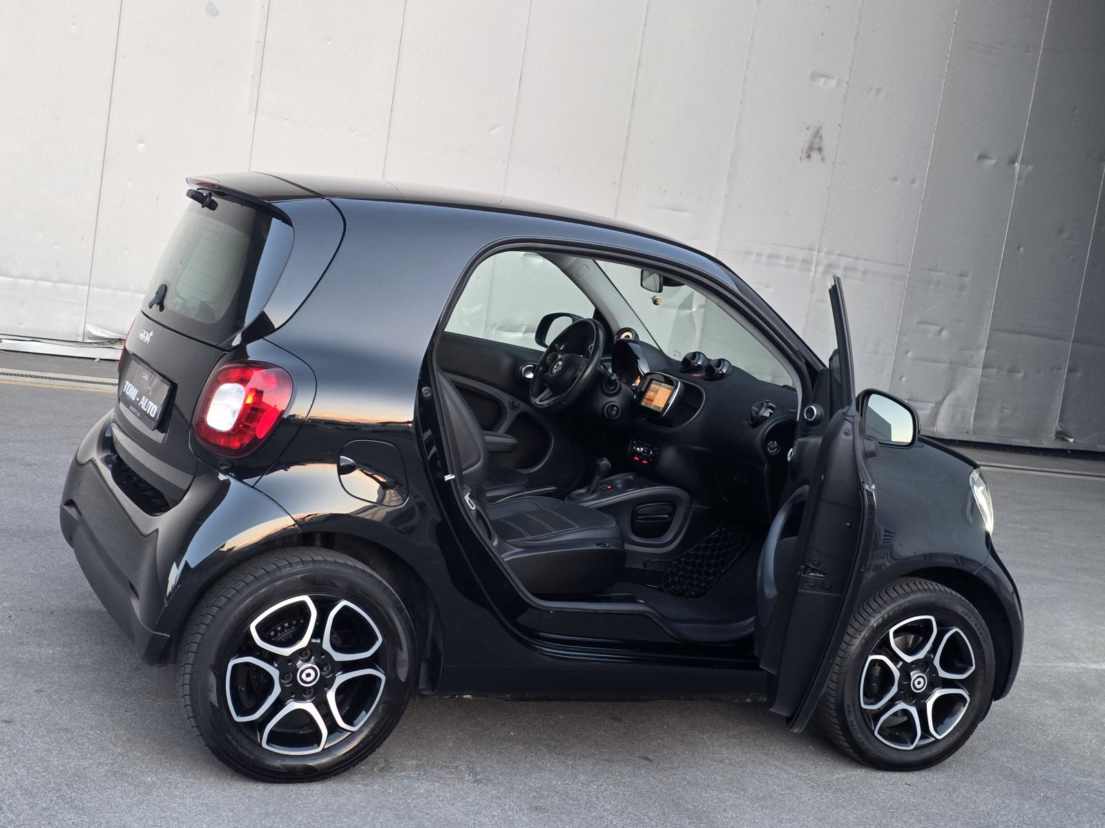 Smart fortwo coupe TURBO 66KW automatik,LED,PANO,NAVI,KOŽA,AUT.KLIMA, fotografija 13