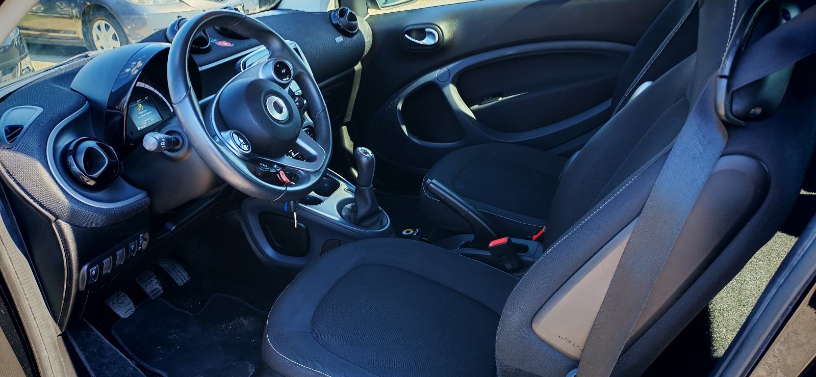 Smart fortwo coupe1.0 2019.G, fotografija 16
