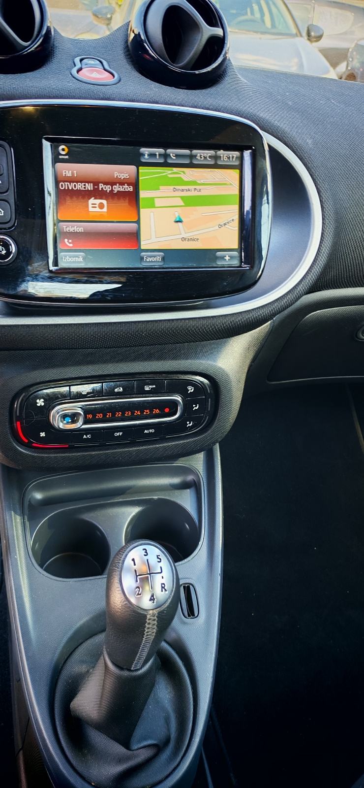 Smart fortwo coupe1.0 2019.G, fotografija 18