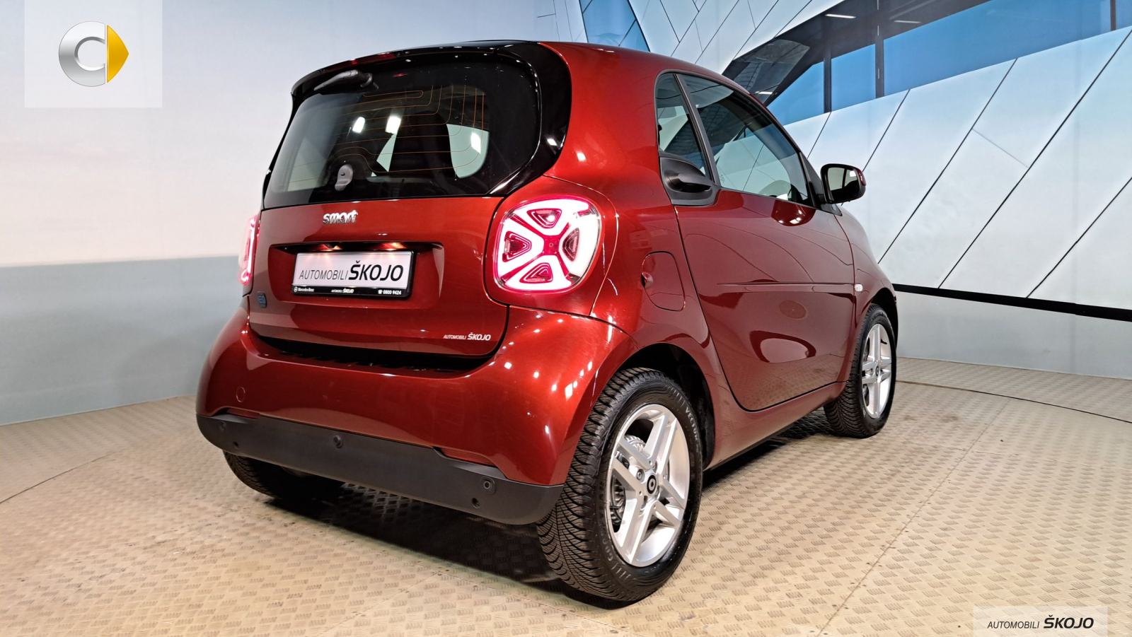 Smart fortwo EQ PASSION PLUS 66kW /LED /PANORAMA /BLACKMOTION PAKET, fotografija 2